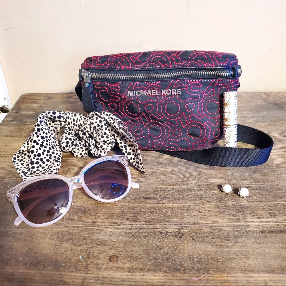 Michael kors fanny pack